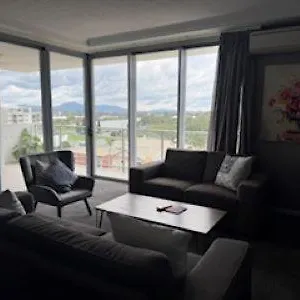  Apartment The Perfect Host @ Curtis Australia